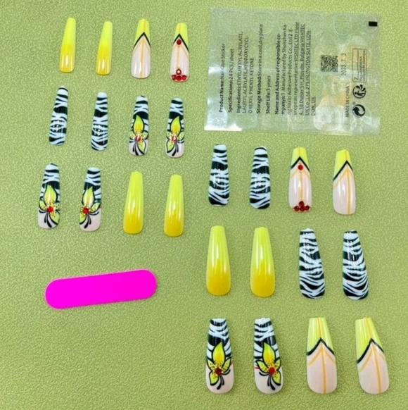 Bright Zebra Press on nails - Picture 2 of 3